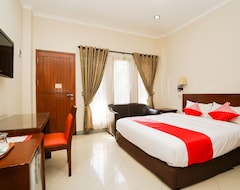OYO 1430 Hotel Ratna Syariah (Probolinggo, Endonezya)