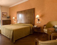 Khách sạn Hotel Versilia Palace (Marina di Pietrasanta, Ý)