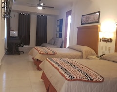 Hotel Nader (Cancun, Mexico)