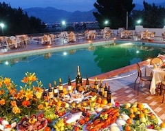 Khách sạn Hotel Azzolini (Carini, Ý)