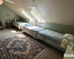 Cijela kuća/apartman Large Home With Pool & 7 Bedrooms; Sleeps 21 (Fort Washington, Sjedinjene Američke Države)