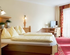 Khách sạn Double Room With Shower, Wc Bernkogelblick - Untermüllnergut, Country Hotel (Dorfgastein, Áo)