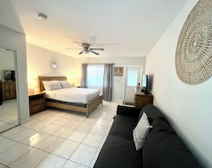 Hotelli 4145 BY THE SEA INN & SUITES (Fort Lauderdale, Amerikan Yhdysvallat)