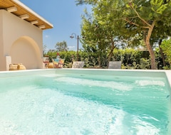 Khách sạn Tia Pool Trullo (Lecce, Ý)
