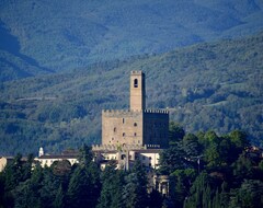 Toàn bộ căn nhà/căn hộ Appartamento In Una Villa Nella Campagna Toscana Con Patio Panoramico Privato. (Castel San Niccolò, Ý)