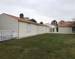 Toàn bộ căn nhà/căn hộ Domaine Des Saussereaux (Saint-Denis-du-Payré, Pháp)