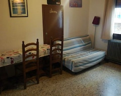 Casa/apartamento entero House In Tarazona De Aragon (Tarazona, España)