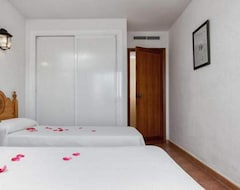 Serviced apartment Apartamentos Embajador (Fuengirola, Spain)