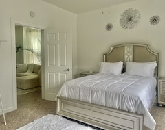 Casa/apartamento entero Luxury Spacious 4 Bedroom, 2 Baths, 2 Kitchens And Living Room House In St. Paul (Saint Paul, EE. UU.)