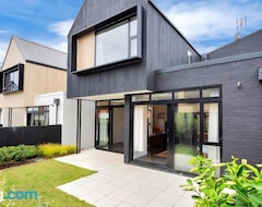 Koko talo/asunto Modern Hobsonville Townhouse (Auckland, Uusi-Seelanti)