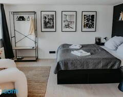 Entire House / Apartment Sleepart Black&white (Celle, Germany)