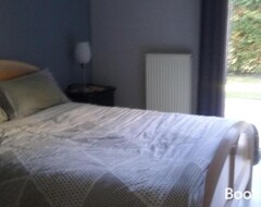 Bed & Breakfast Chambre Dans Maison Avec Piscine (Saint-Étienne, Ranska)