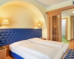 Khách sạn Hotel Alexander (Limone sul Garda, Ý)