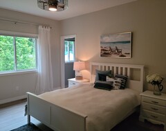 Hele huset/lejligheden Lake House With Jacuzzi Close To Nature And Beach (Port Stanley, Canada)
