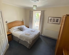 Hotel Rose And Crown (Goodwick, United Kingdom)