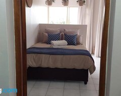 Toàn bộ căn nhà/căn hộ Lovely Two Bedroom Vacation Apartment With A Pool (Southbroom, Nam Phi)