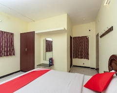 Khách sạn OYO 15990 Deepam Resort (Yercaud, Ấn Độ)