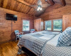 Casa/apartamento entero Lakefront Log Cabin Retreat (Westfield, EE. UU.)