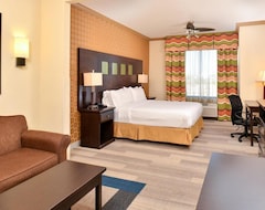 Holiday Inn Express Hotel & Suites Dallas South - DeSoto, an IHG Hotel (DeSoto, USA)