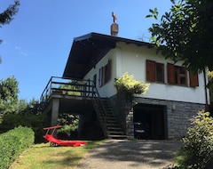 Toàn bộ căn nhà/căn hộ Chalet With Terrace. (Arola, Ý)