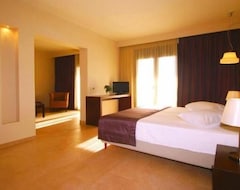 فندق Hotel Porto Plaza Beach Resort (Agios Ioannis, اليونان)