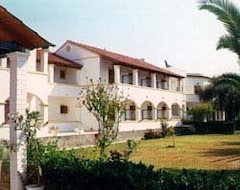 Khách sạn Hotel Naos (Perivoli, Hy Lạp)