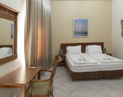 Hotel Port Inn (Haifa, Israel)
