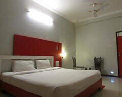 Khách sạn OYO 4316 Hotel Sai Empire (Shirdi, Ấn Độ)