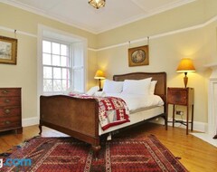 Hele huset/lejligheden Elegant 3-bedroom Ramsay Garden Apartment In Edinburgh City Centre (Edinburgh, Storbritannien)