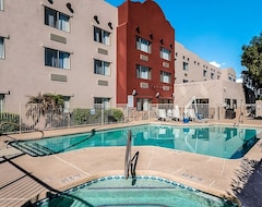 Hotel Comfort And Convenience In Red Lion Goodyear Phoenix! Pet-friendly, Pool (Goodyear, Sjedinjene Američke Države)