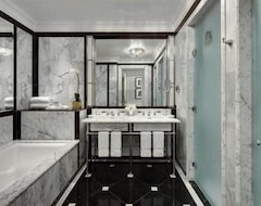 Luxury 5-star Hotel - 2 Bedroom Suite - St Regis Residence Club - 1400 Sf (New York, USA)