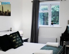 Toàn bộ căn nhà/căn hộ Low Cost, 4 Bed, Pet Friendly Apartment & Parking 07 (Didcot, Vương quốc Anh)