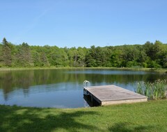 Cijela kuća/apartman Cozy, Remote Cabin Situated On 500 Acres And 3 Ponds. (Alfred, Sjedinjene Američke Države)