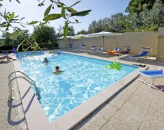 Casa/apartamento entero Studio Apt, Patio Area, Wifi, Pool With Great Views; Ideal For Touring /relaxing (Vinci, Italia)