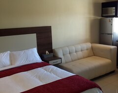 Hotel Eagle Nest Luxury Accommodation (Roodepoort, South Africa)