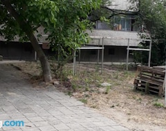 Toàn bộ căn nhà/căn hộ Chaika Apartment - Short Walk To Sea Garden - Choice Of Entire Flat (Varna, Bun-ga-ri)