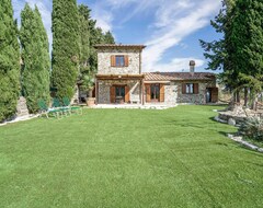 Toàn bộ căn nhà/căn hộ With A Fantastic View Of The Tuscan Countryside Welcomes You This Large Stone House With Pool And Ja (Campiglia d'Orcia, Ý)