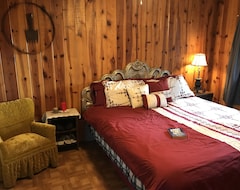 Koko talo/asunto The High Country Hobo Preserve: Rustic Cabin (Descanso, Amerikan Yhdysvallat)