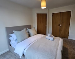 Koko talo/asunto 3 Bed Contemporary And Stylish Apartment In Britains Oldest, But Modern City. (Colchester, Iso-Britannia)