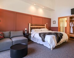 Entire House / Apartment Mountain Retreat At The Chalet Inn & Suites (Whittier, USA)