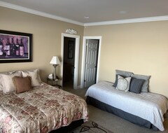 Entire House / Apartment Chateau Valhalla Pond Suite (Selah, USA)