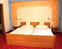 Hotel Triple Room -  Garni Goldener Schwan (Bad Windsheim, Njemačka)
