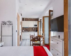 Hele huset/lejligheden Deluxe Double Room With Kitchen And Three Balconies To The Plaza Free Wifi! (Cómpeta, Spanien)