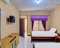 Khách sạn Spot On 92028 Hotel Surya (Jembrana, Indonesia)