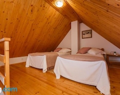 Casa/apartamento entero Beautiful Cottage With Heated Pool For 16 People (Plaški, Croacia)