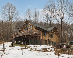 Toàn bộ căn nhà/căn hộ Log Cabin Home With Farm Taste And Antiques In Catskills Nys. (Neversink, Hoa Kỳ)