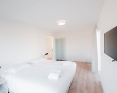 Cijela kuća/apartman Modern Wellness Lodge With Sunshower In A National Park (Tholen, Nizozemska)