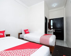 Khách sạn RedDoorz at H&W Hotel Solo (Cirebon, Indonesia)