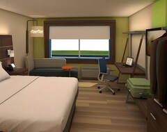 Holiday Inn Express And Suites Chicago West - St Charles, An Ihg Hotel (St. Charles, USA)