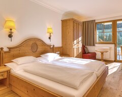 Khách sạn Double Room Saphir Shower, Wc - Hotel Kristall (Großarl, Áo)